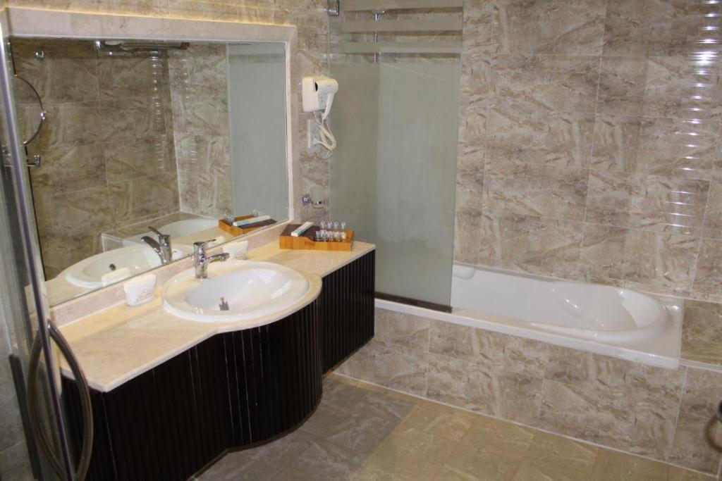אל בוראיימי Al Salam Grand Hotel מראה חיצוני תמונה